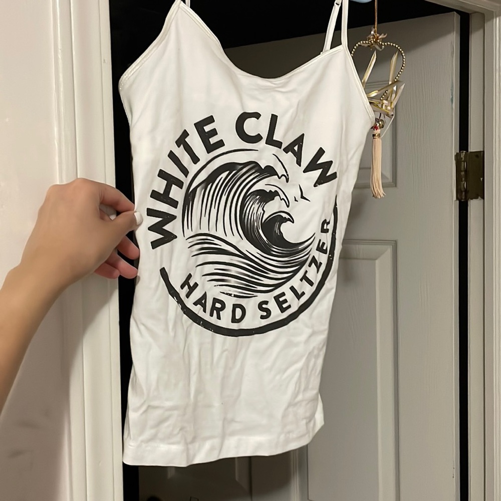 White claw tank